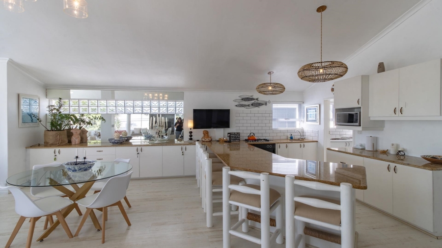 4 Bedroom Property for Sale in Grotto Bay Western Cape